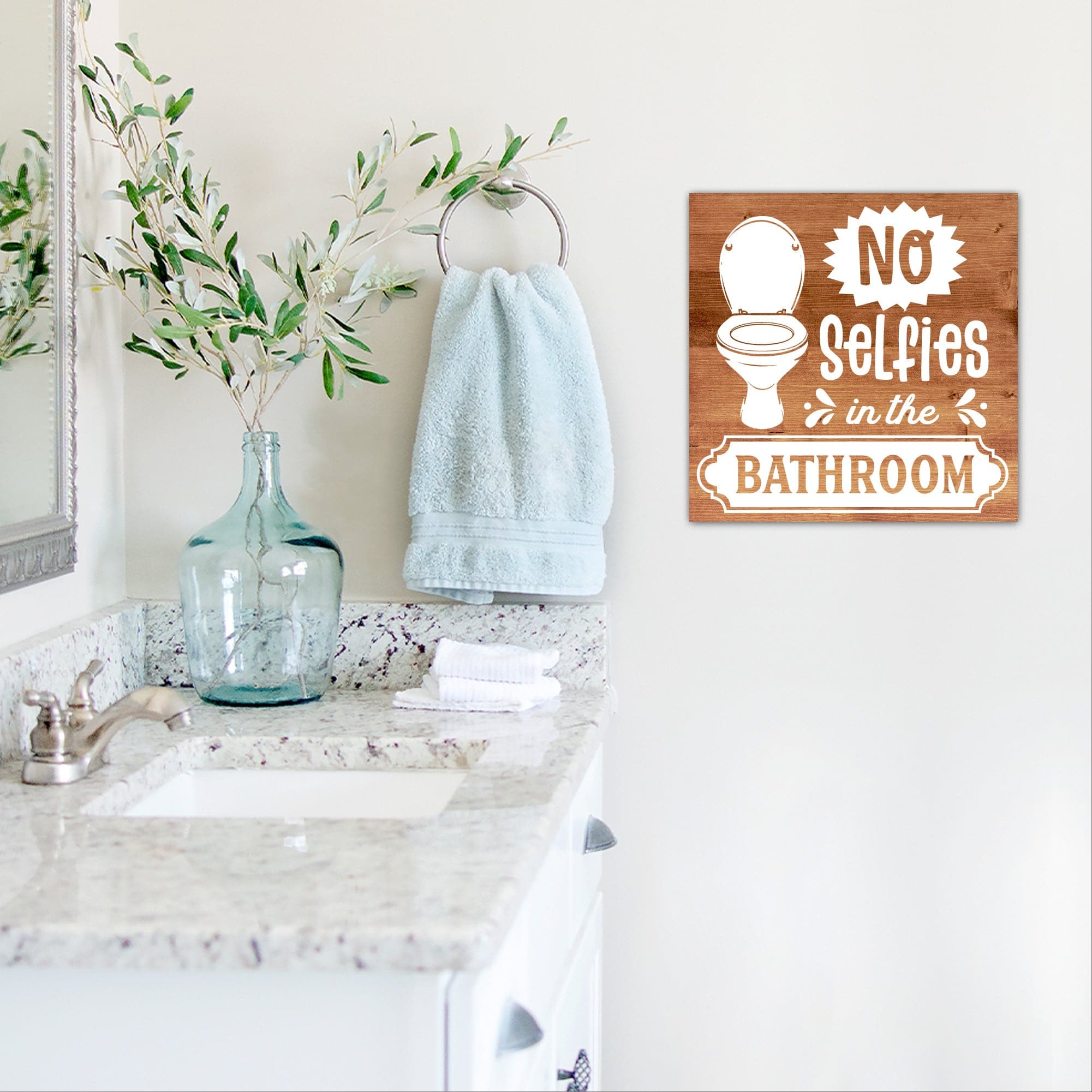 No Selfies in the Bathroom - Dream Big Printables
